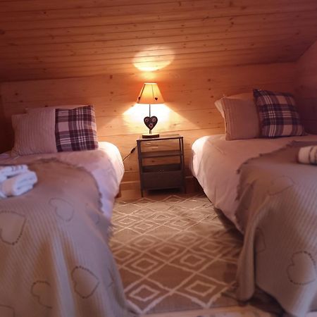 Charming Family Chalet For 8 People, With Private Hot Tub Les Clefs Luaran gambar