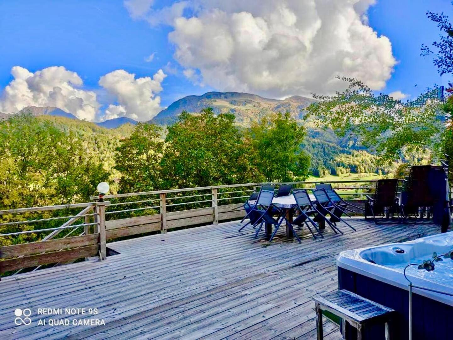 Charming Family Chalet For 8 People, With Private Hot Tub Les Clefs Luaran gambar