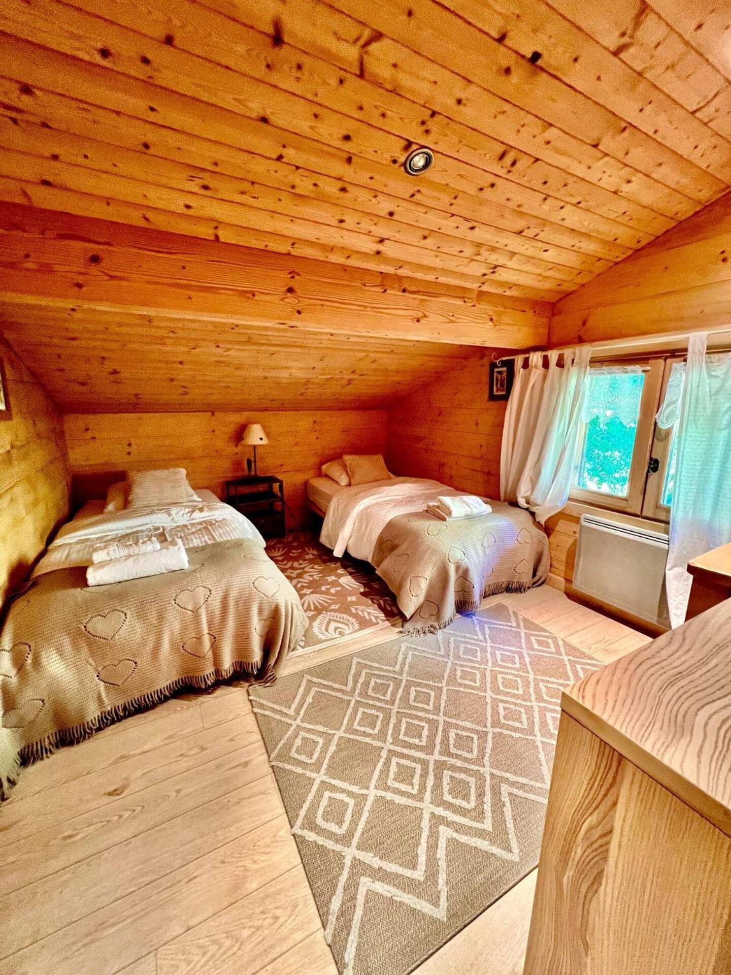 Charming Family Chalet For 8 People, With Private Hot Tub Les Clefs Luaran gambar