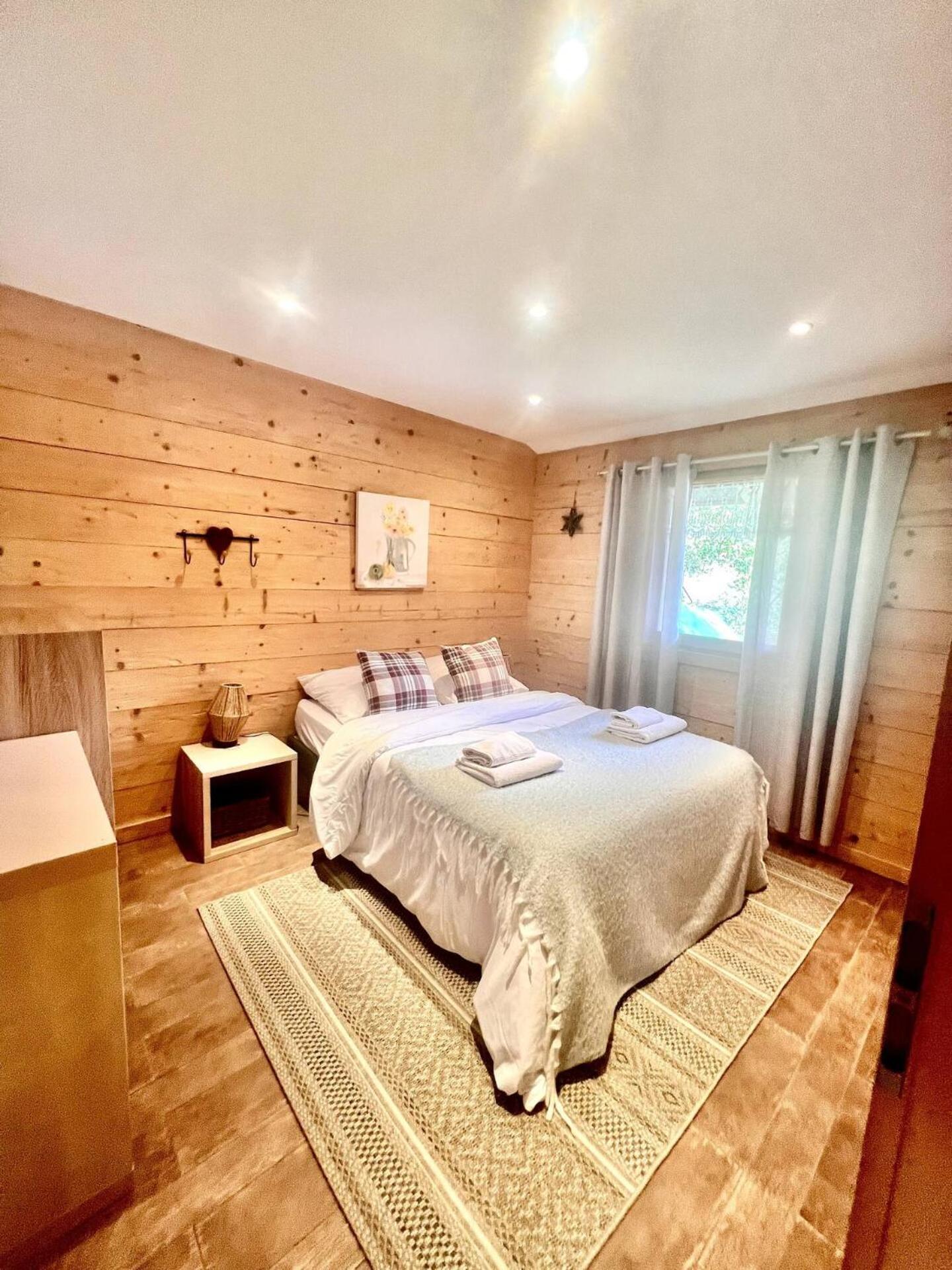 Charming Family Chalet For 8 People, With Private Hot Tub Les Clefs Luaran gambar