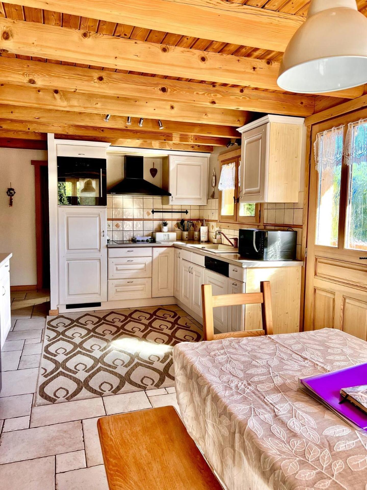 Charming Family Chalet For 8 People, With Private Hot Tub Les Clefs Luaran gambar