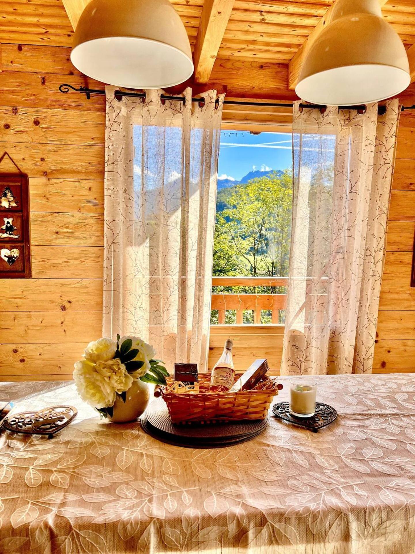 Charming Family Chalet For 8 People, With Private Hot Tub Les Clefs Luaran gambar