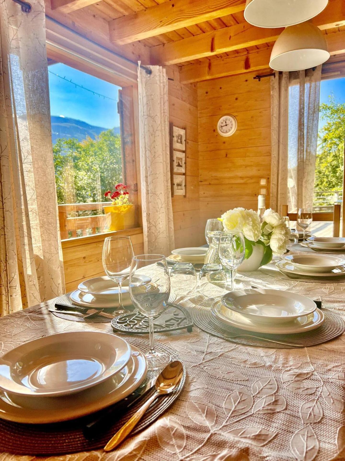 Charming Family Chalet For 8 People, With Private Hot Tub Les Clefs Luaran gambar