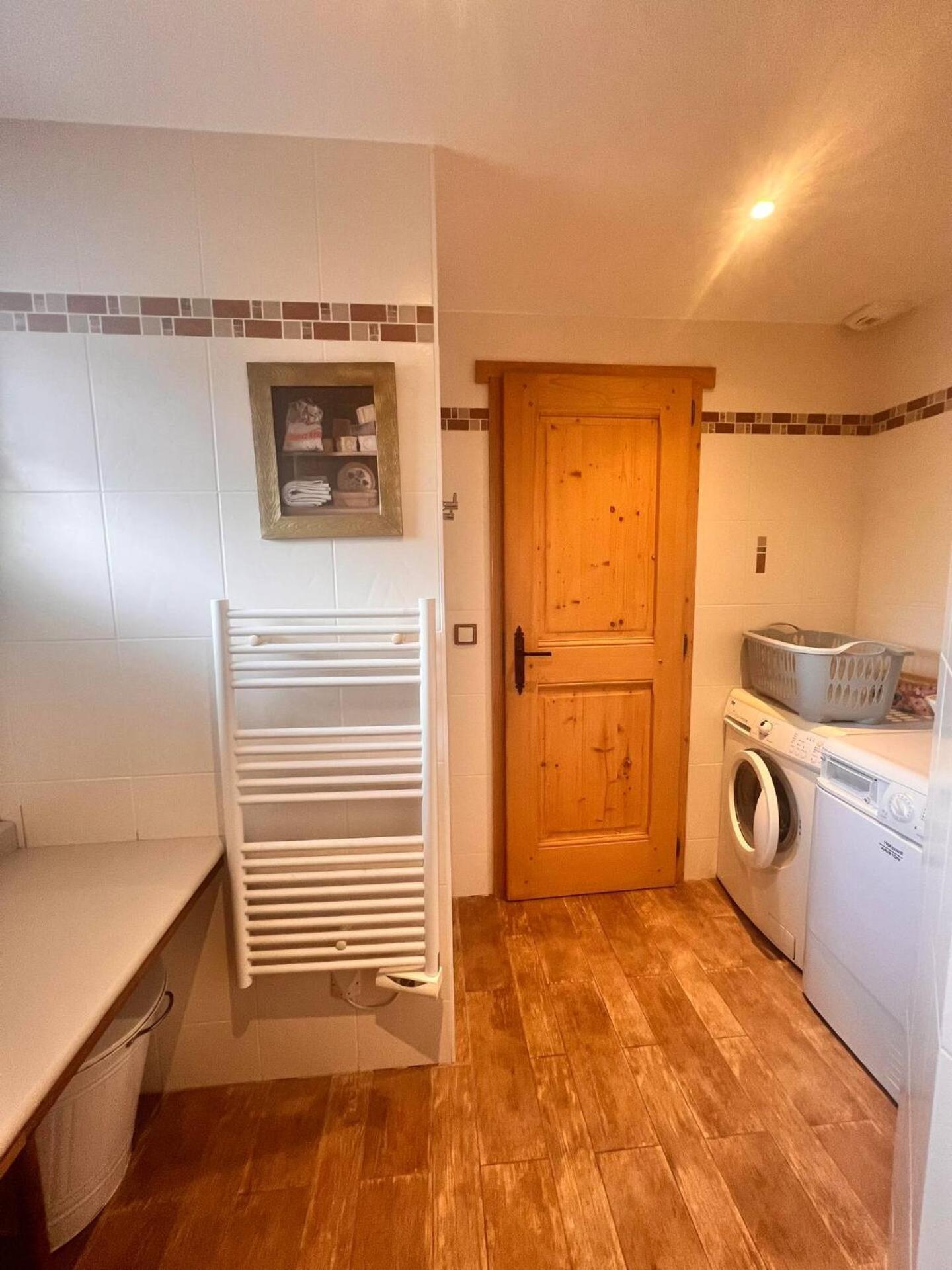 Charming Family Chalet For 8 People, With Private Hot Tub Les Clefs Luaran gambar